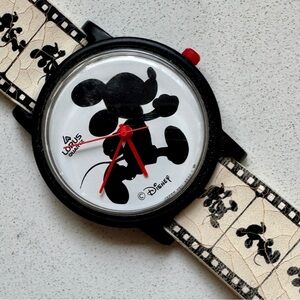 Vintage Lorus Disney Mickey Mouse Watch